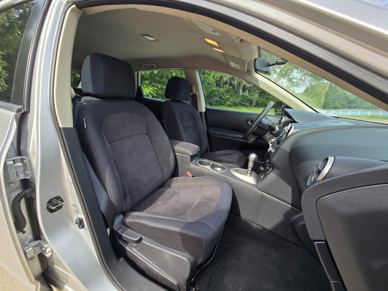 Nissan Rogue S 2WD 2010