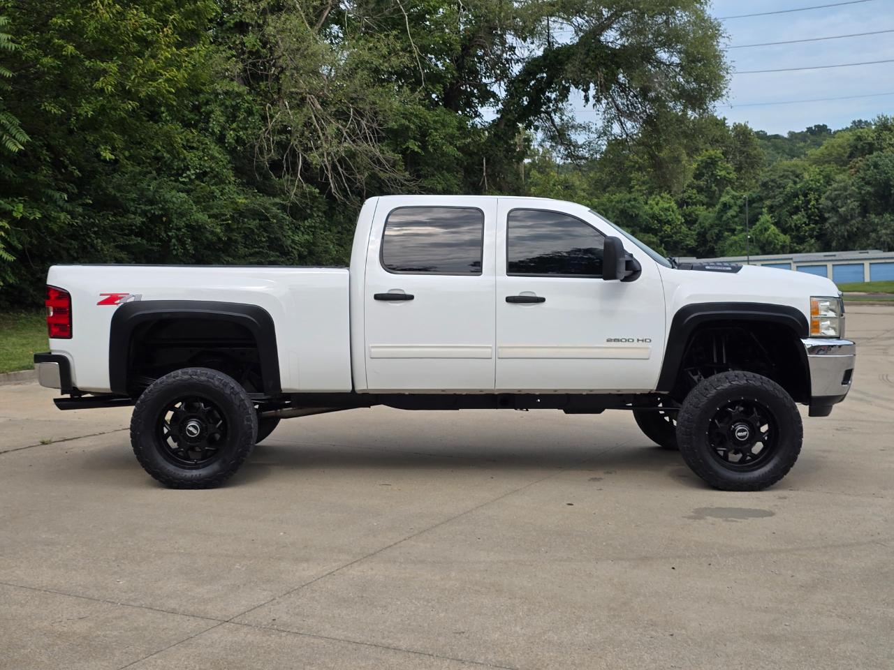 Chevrolet Silverado photo 8