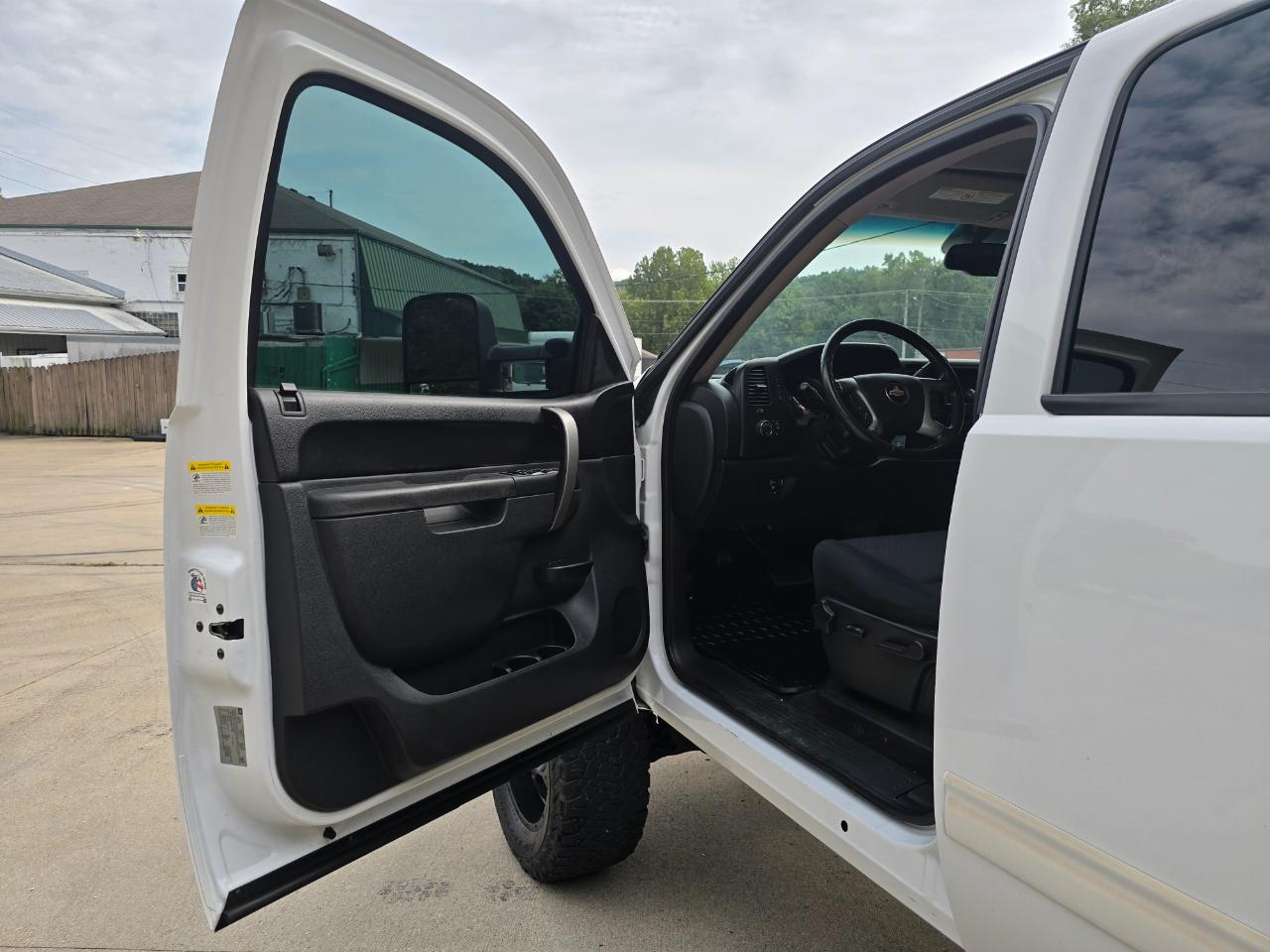 Chevrolet Silverado photo 9