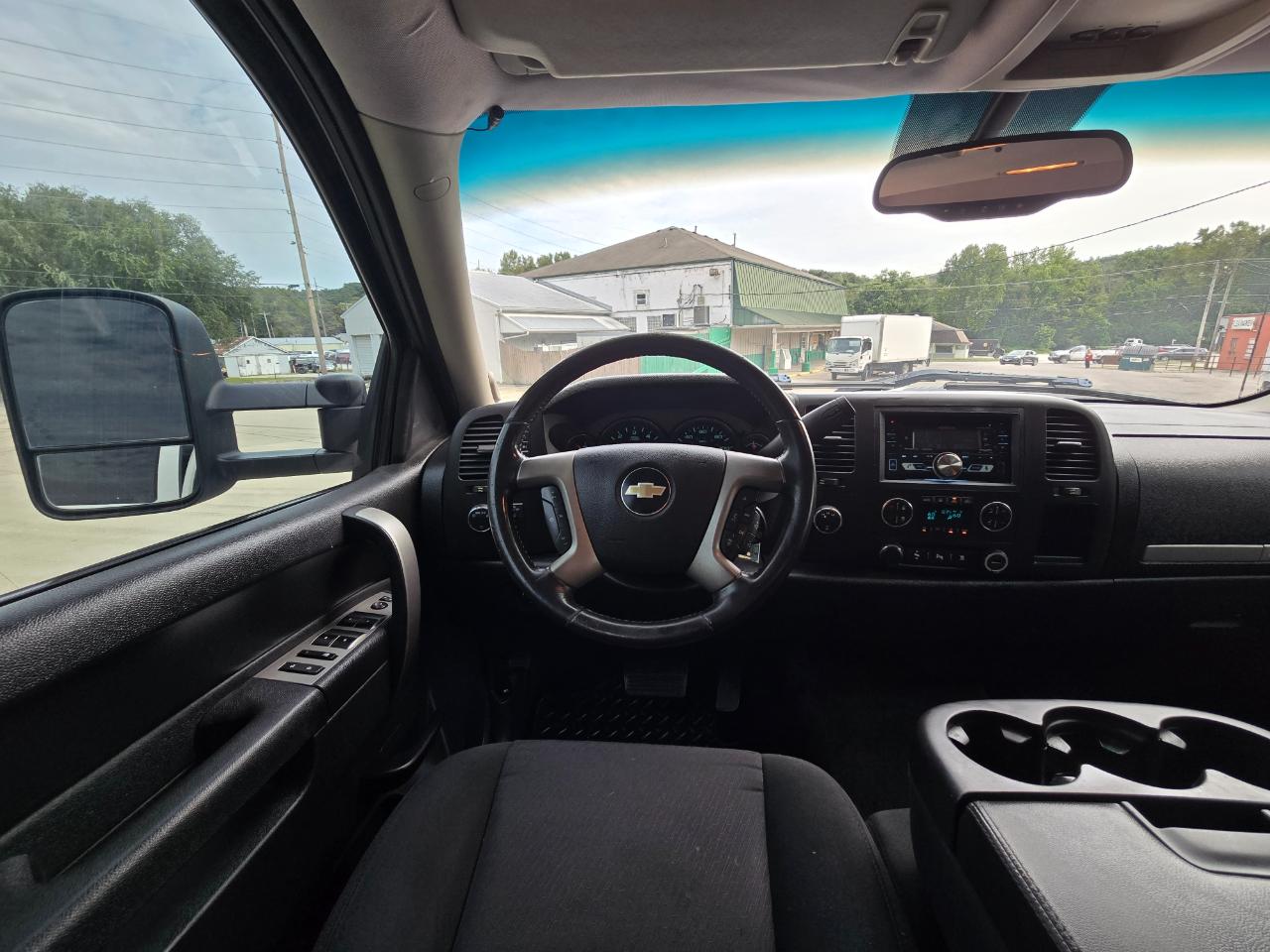 Chevrolet Silverado photo 11