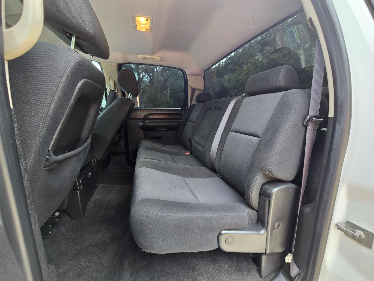 Chevrolet Silverado photo 15