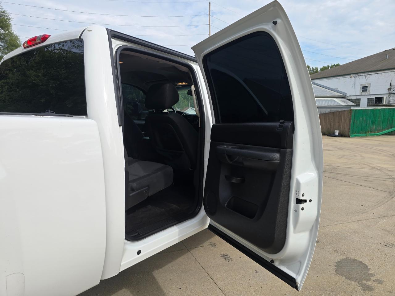 Chevrolet Silverado photo 16