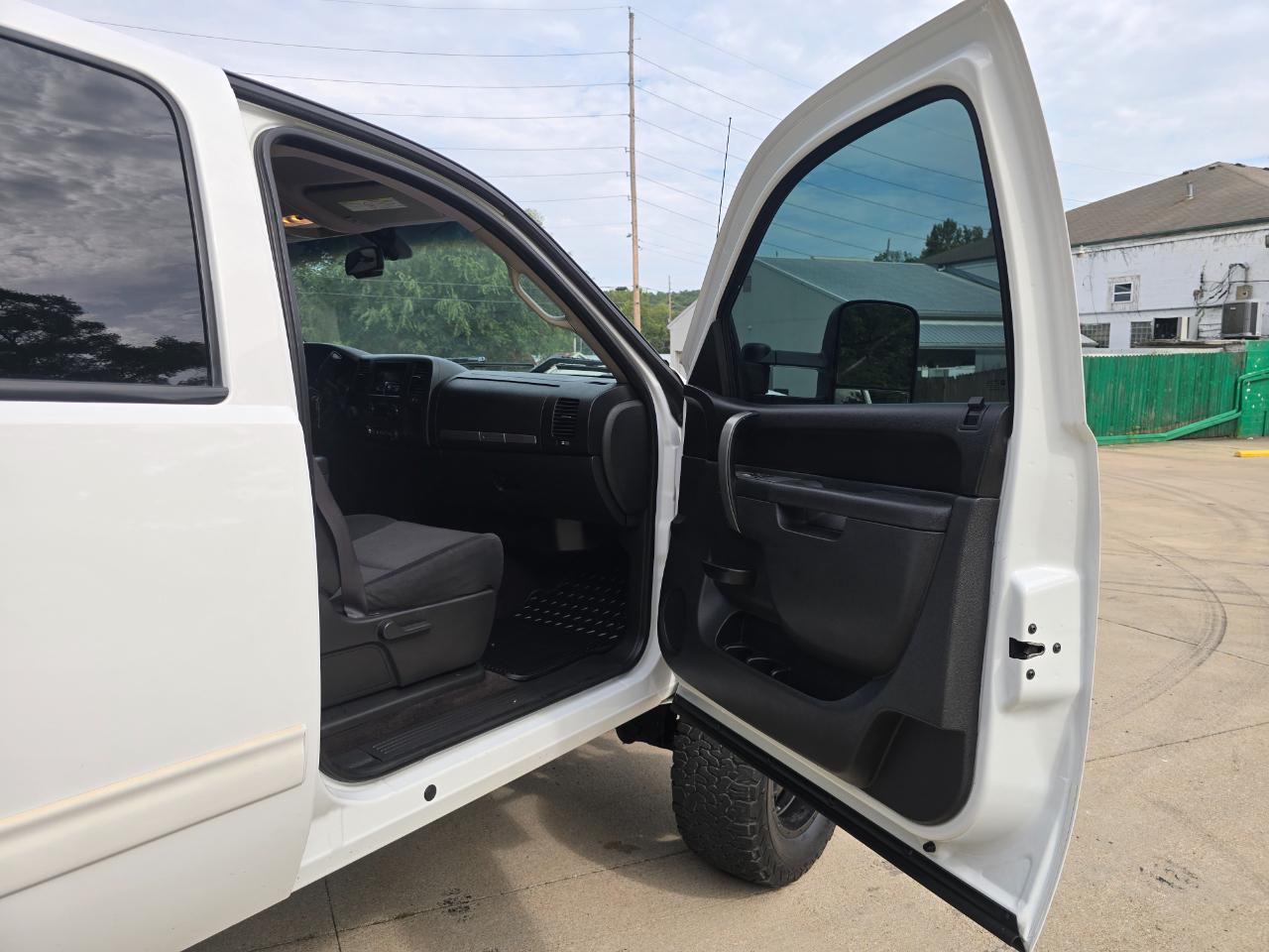Chevrolet Silverado photo 18