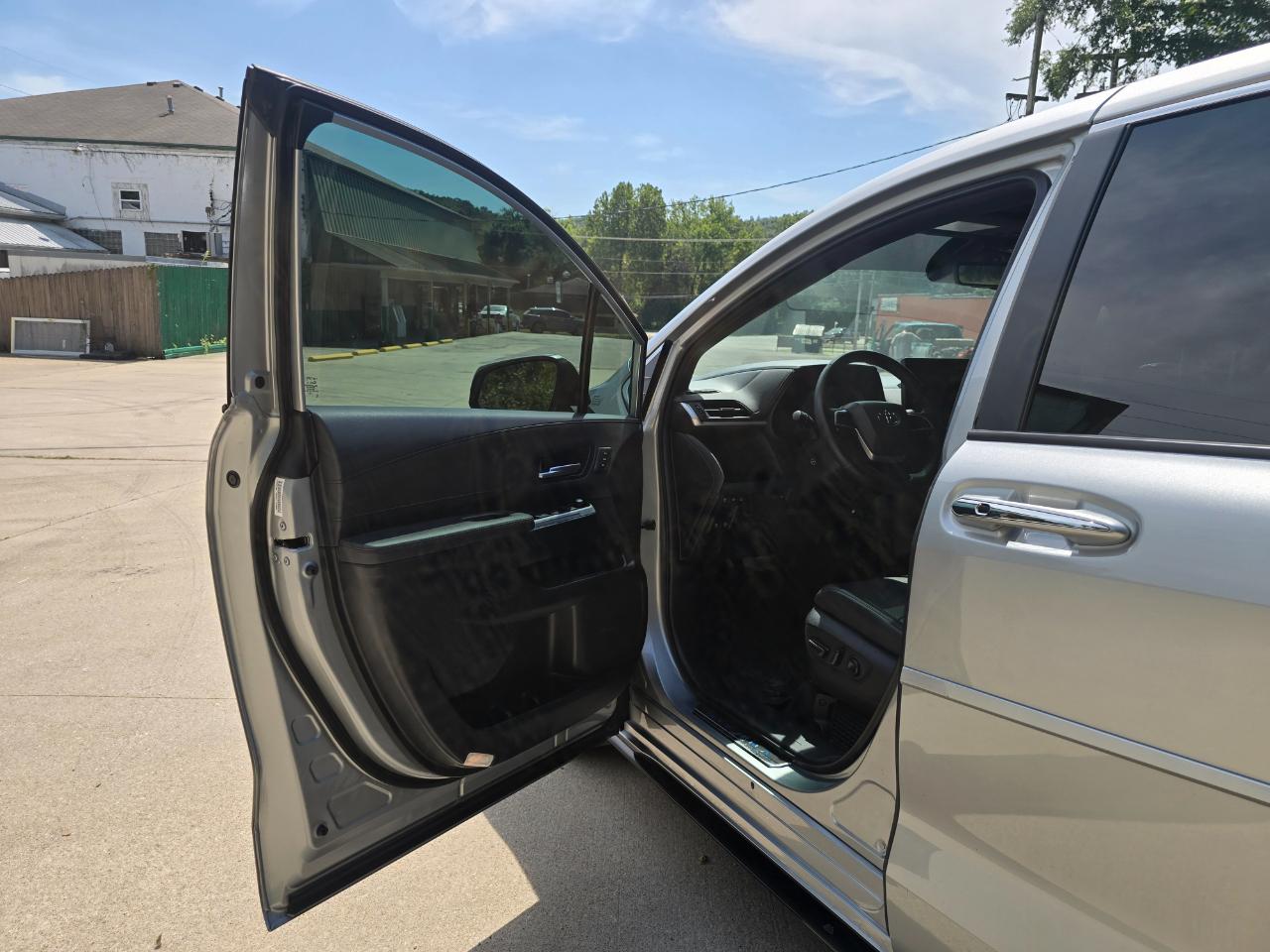 Toyota Sienna Limited 7-Passenger AWD 2025