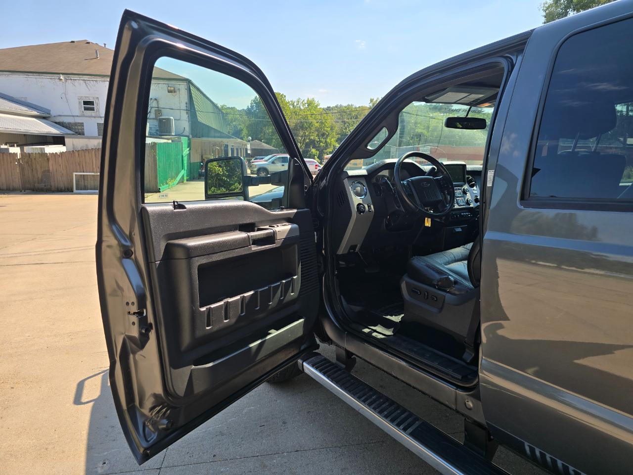 Ford F-350 SD Lariat Crew Cab 4WD 2015