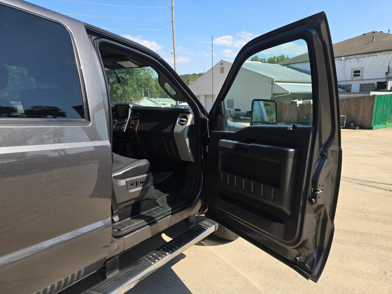Ford F-350 SD Lariat Crew Cab 4WD 2015