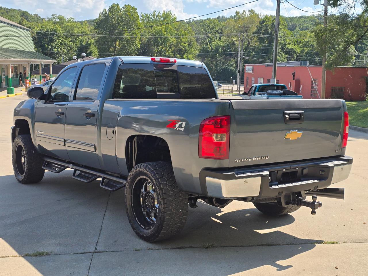 Chevrolet Silverado photo 5