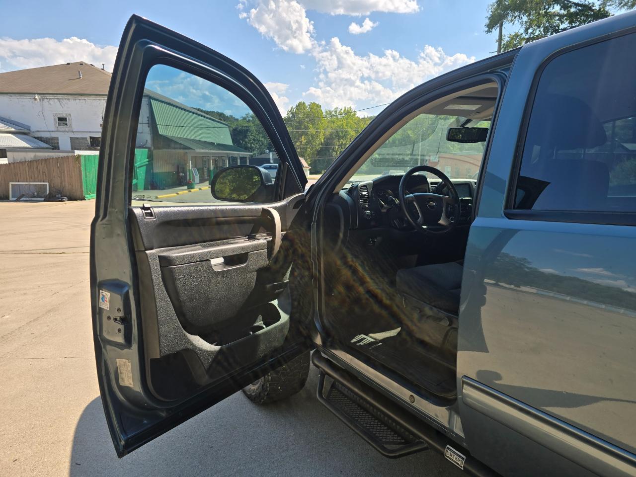 Chevrolet Silverado photo 9