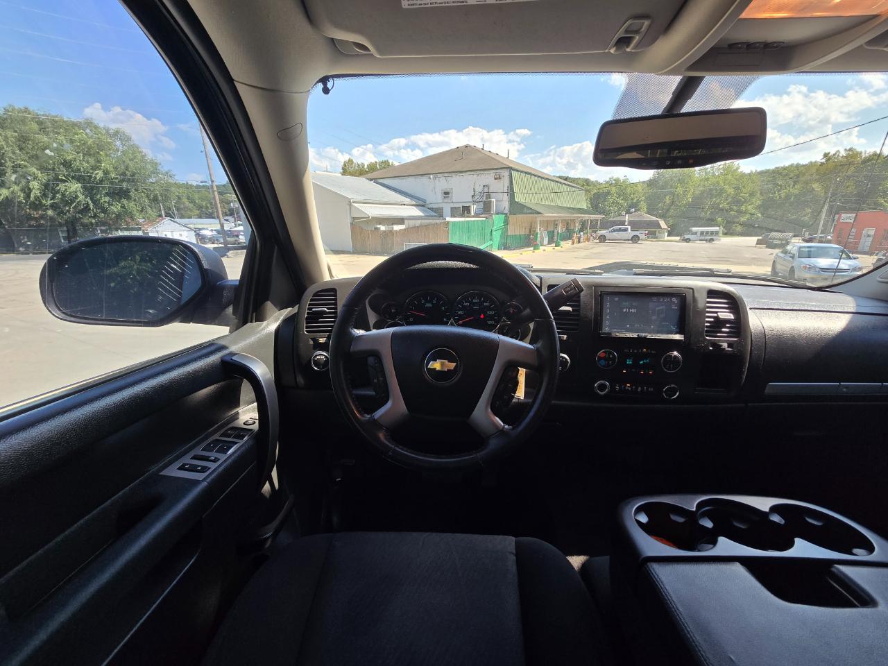 Chevrolet Silverado photo 11