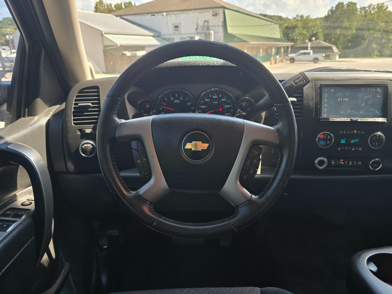 Chevrolet Silverado photo 13