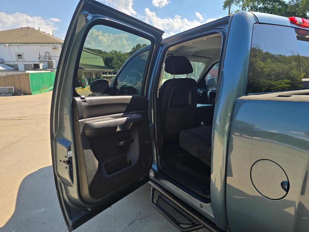 Chevrolet Silverado photo 14