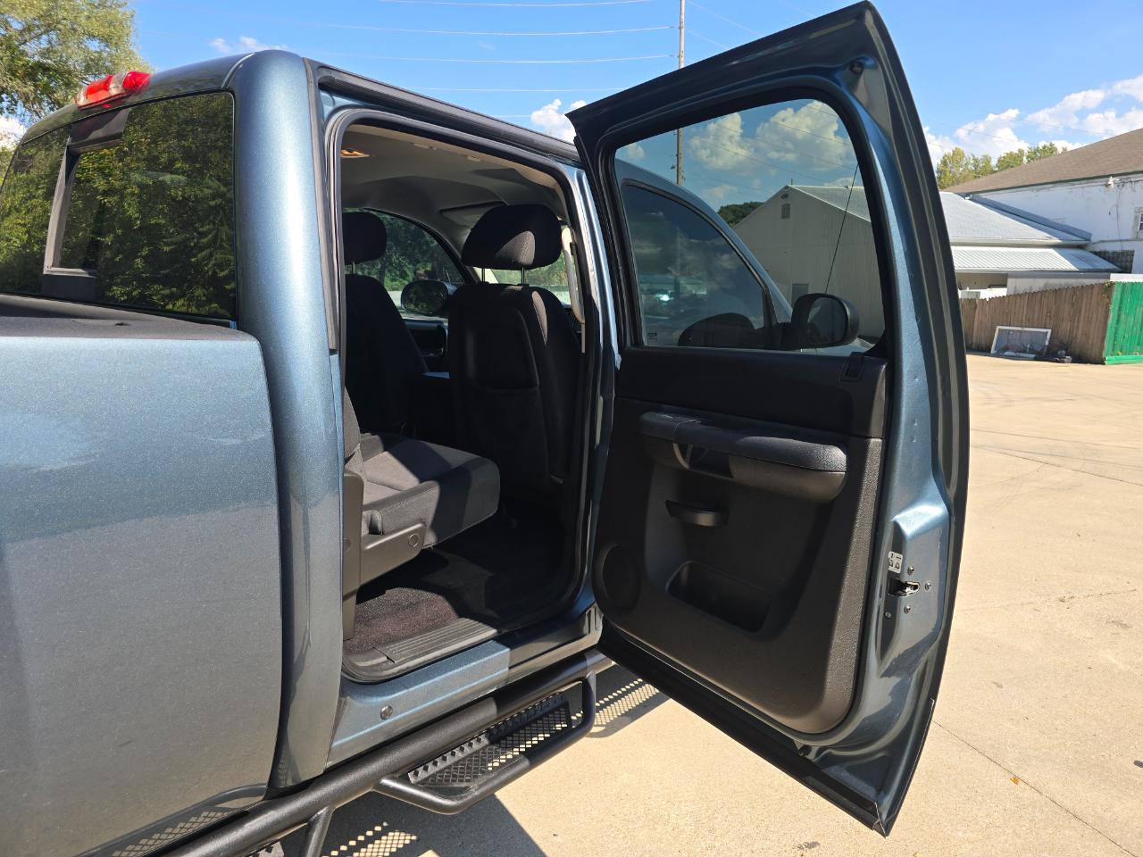 Chevrolet Silverado photo 16