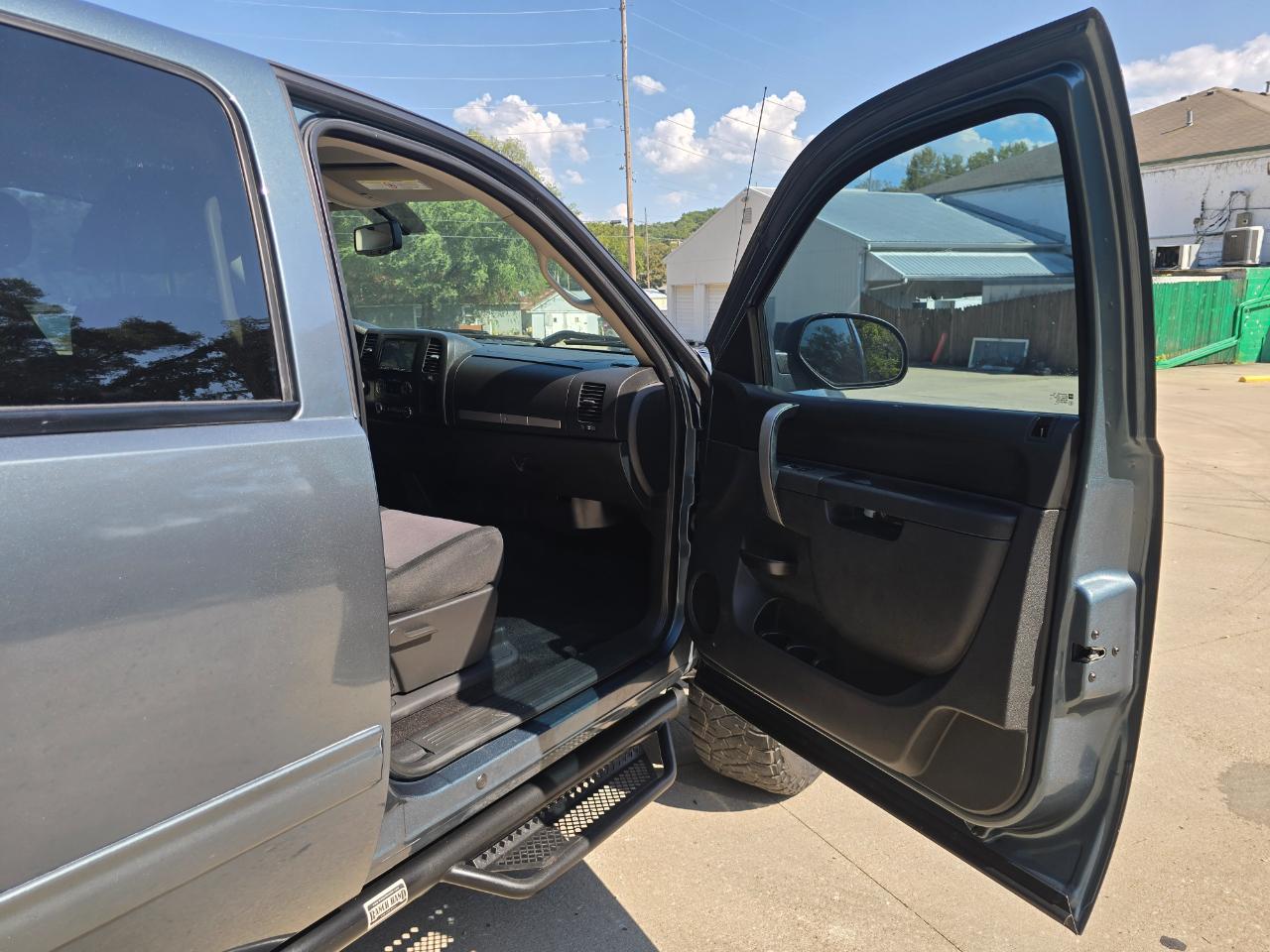 Chevrolet Silverado photo 18