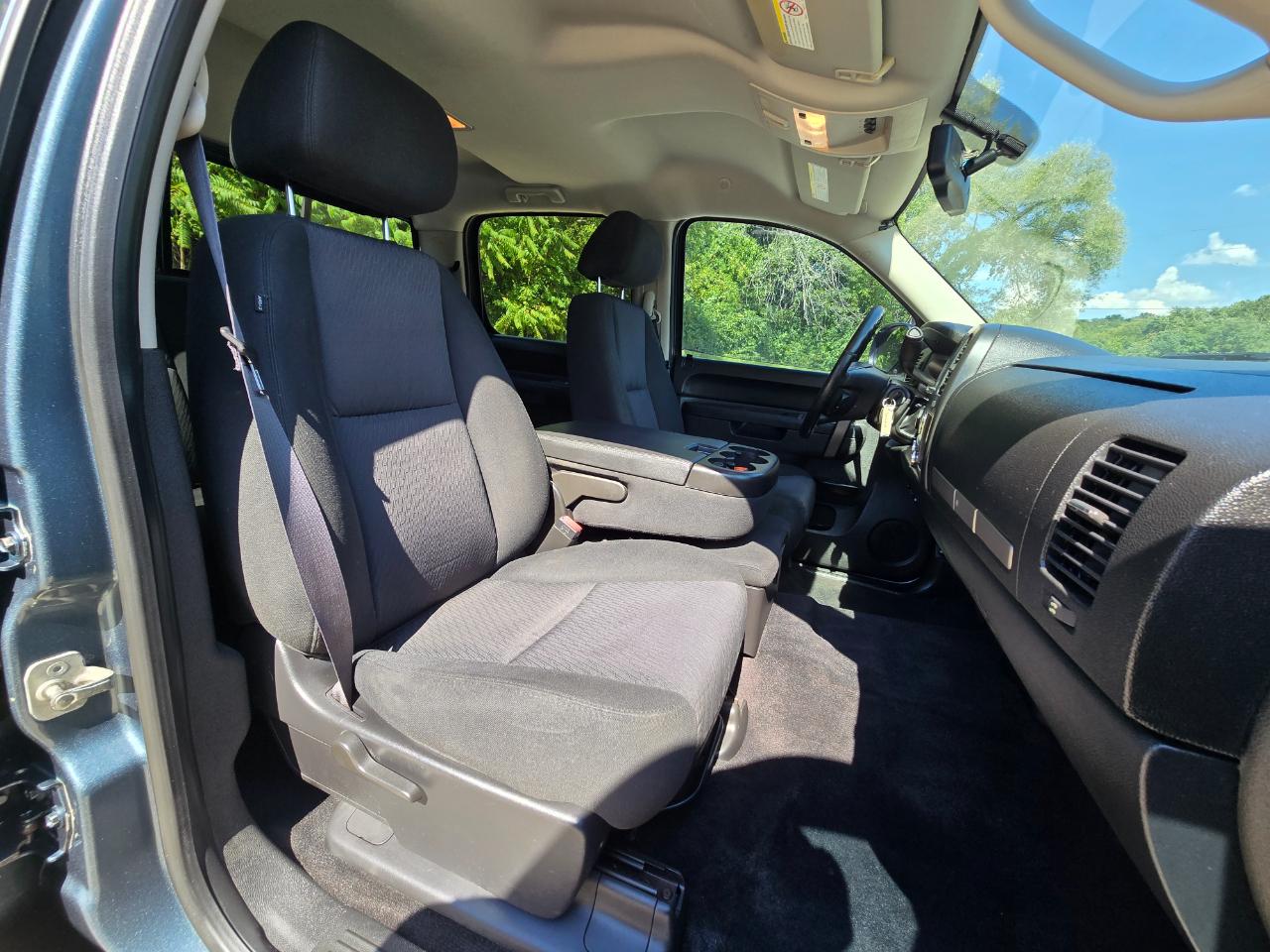 Chevrolet Silverado photo 19