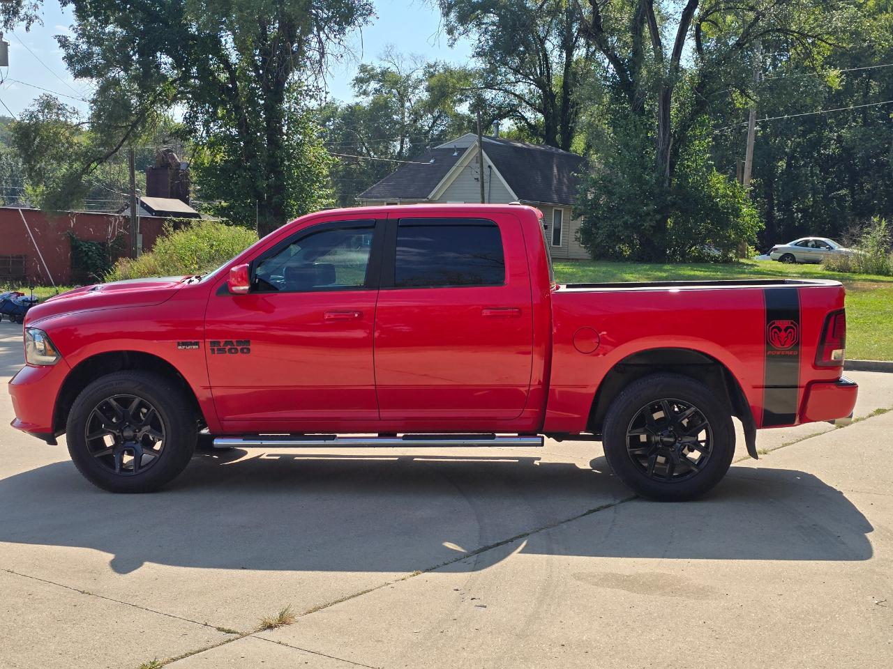 RAM 1500 Sport Crew Cab SWB 4WD 2016
