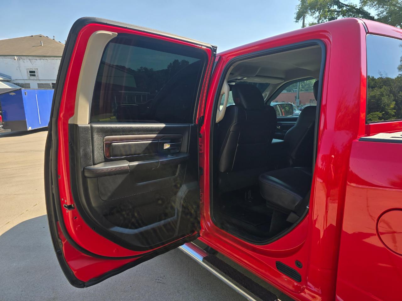 RAM 1500 Sport Crew Cab SWB 4WD 2016