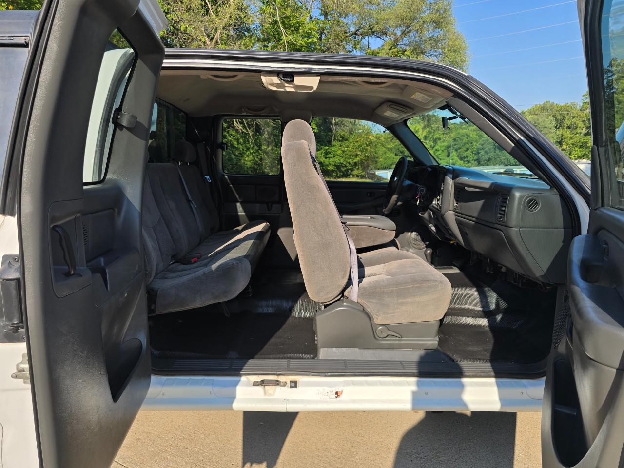 Chevrolet Silverado 2500HD Work Truck Ext. Cab Long Bed 4WD 2006