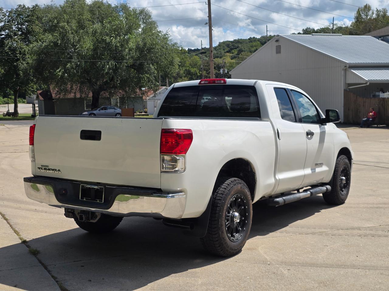 Toyota Tundra photo 7