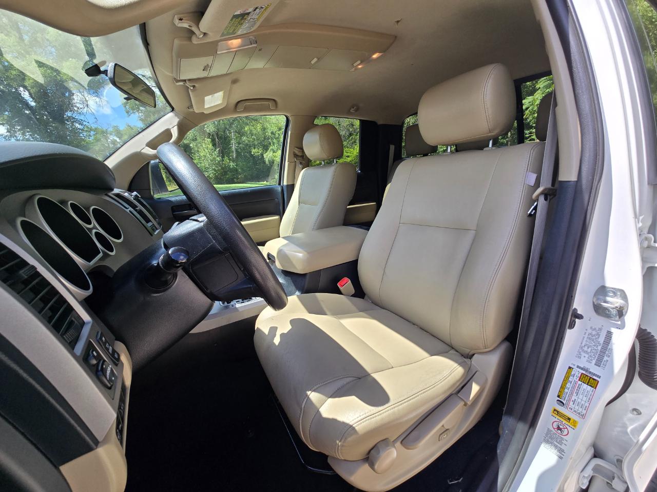 Toyota Tundra photo 10