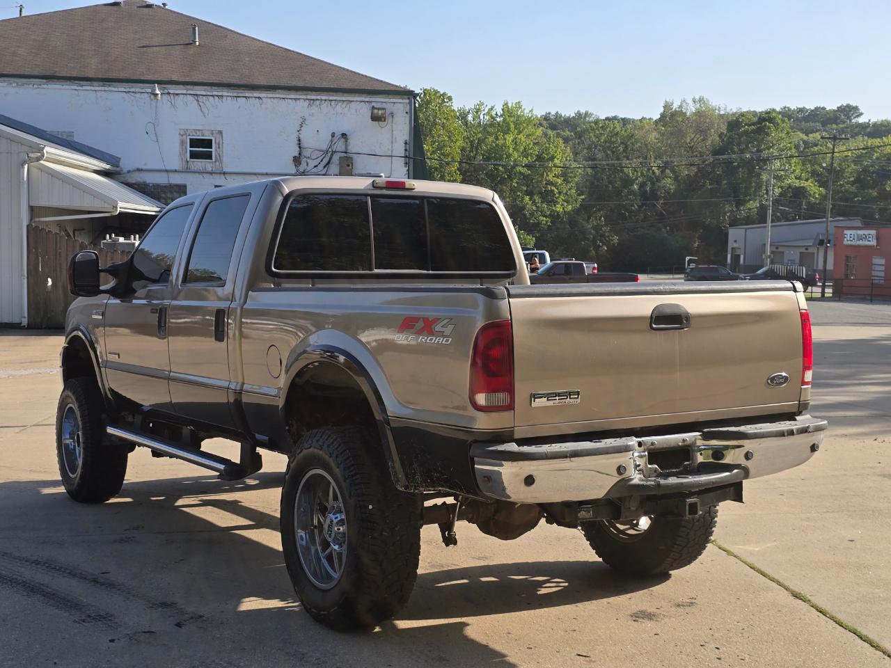 Ford F-250 SD Lariat Crew Cab 4WD 2005
