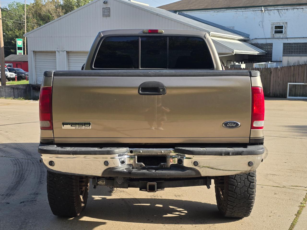 Ford F-250 SD Lariat Crew Cab 4WD 2005