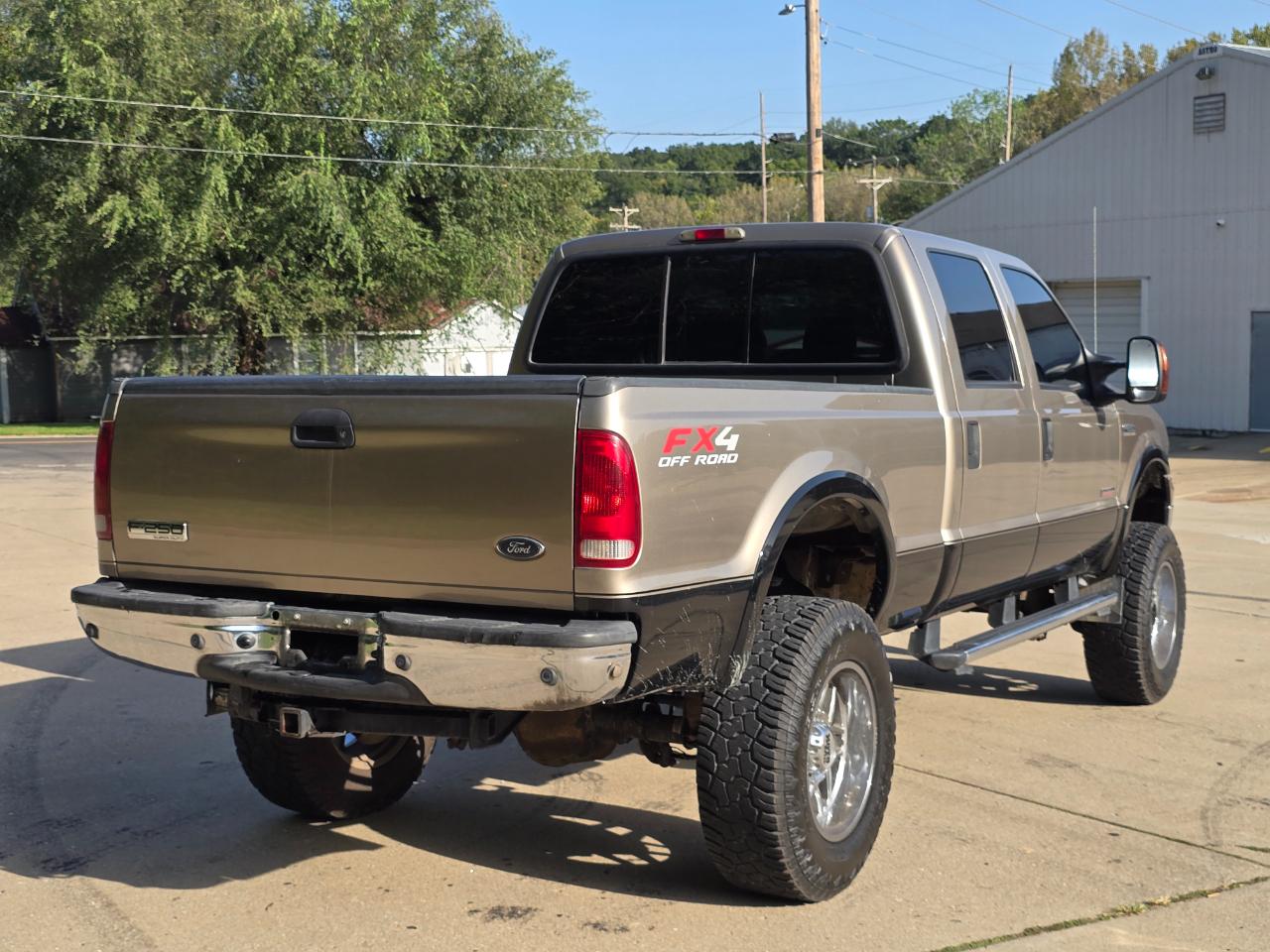 Ford F-250 SD Lariat Crew Cab 4WD 2005
