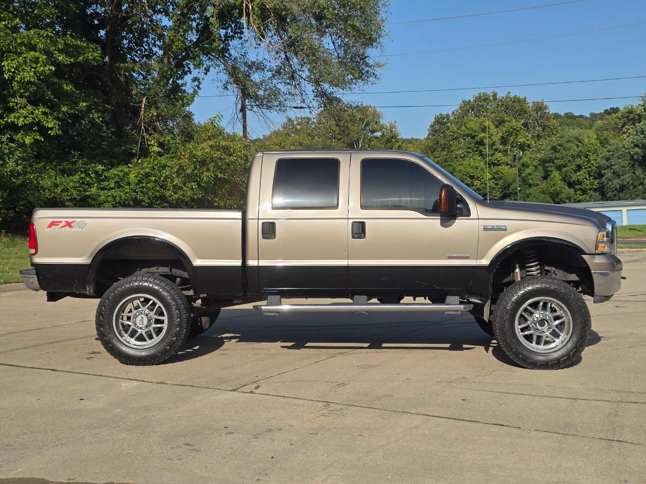 Ford F-250 SD Lariat Crew Cab 4WD 2005