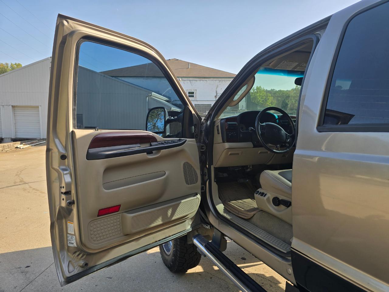 Ford F-250 SD Lariat Crew Cab 4WD 2005