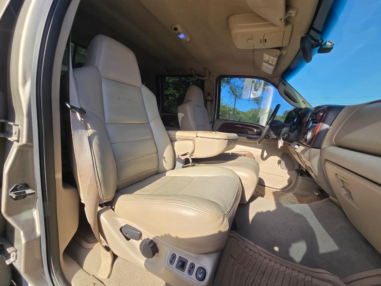 Ford F-250 SD Lariat Crew Cab 4WD 2005