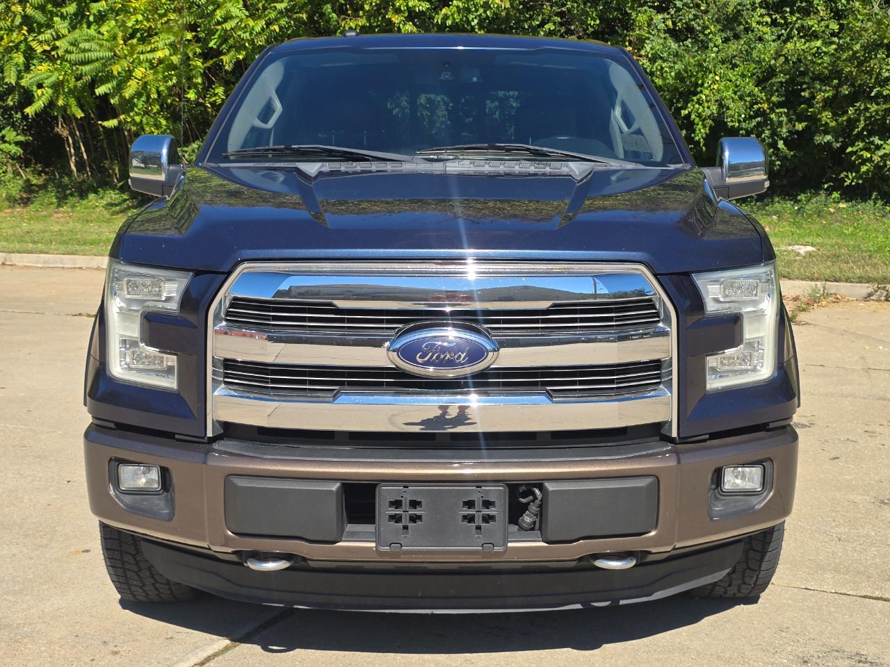 Ford F-150 photo 2
