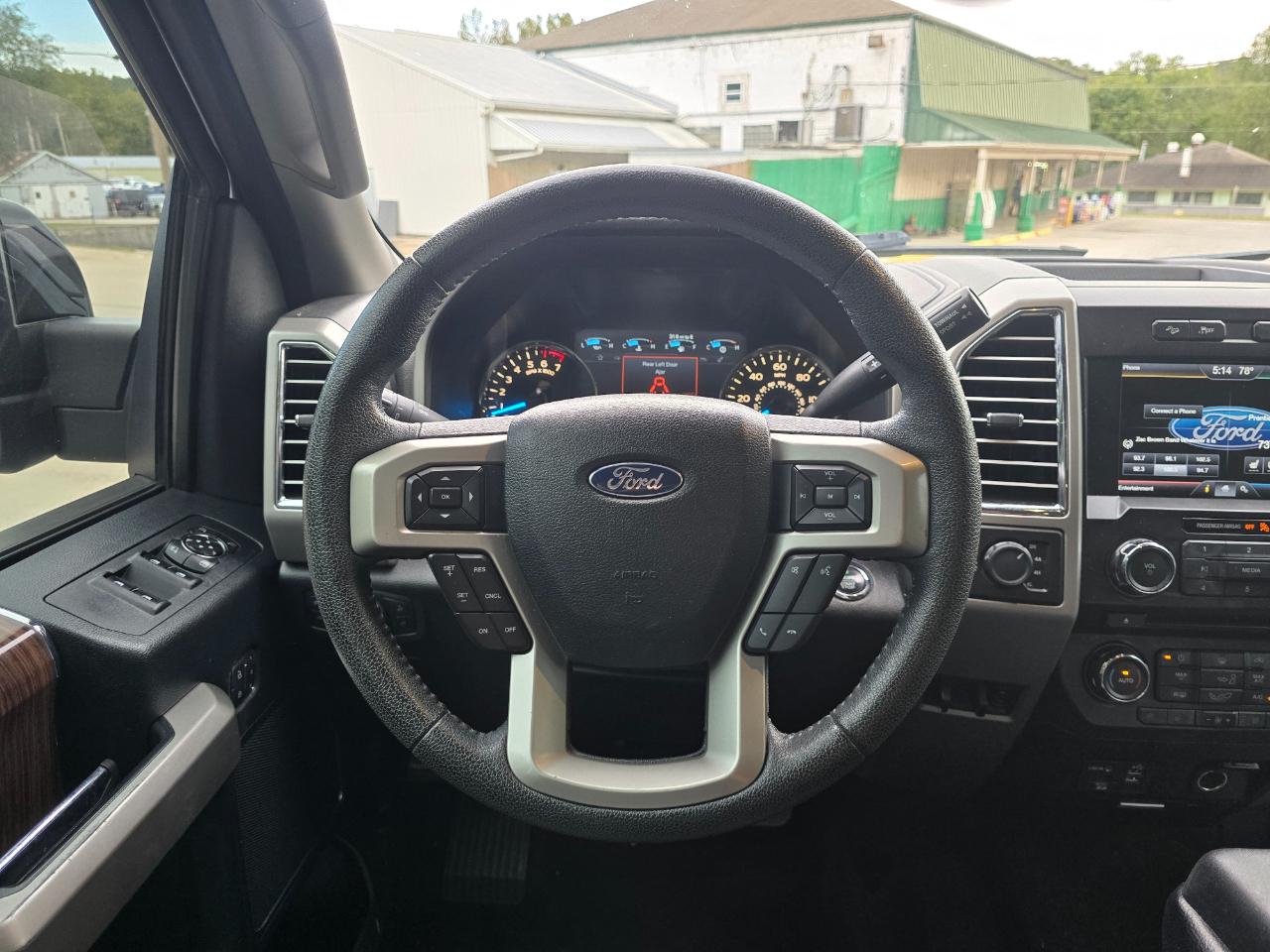 Ford F-150 Lariat SuperCrew 5.5-ft. Bed 4WD 2015