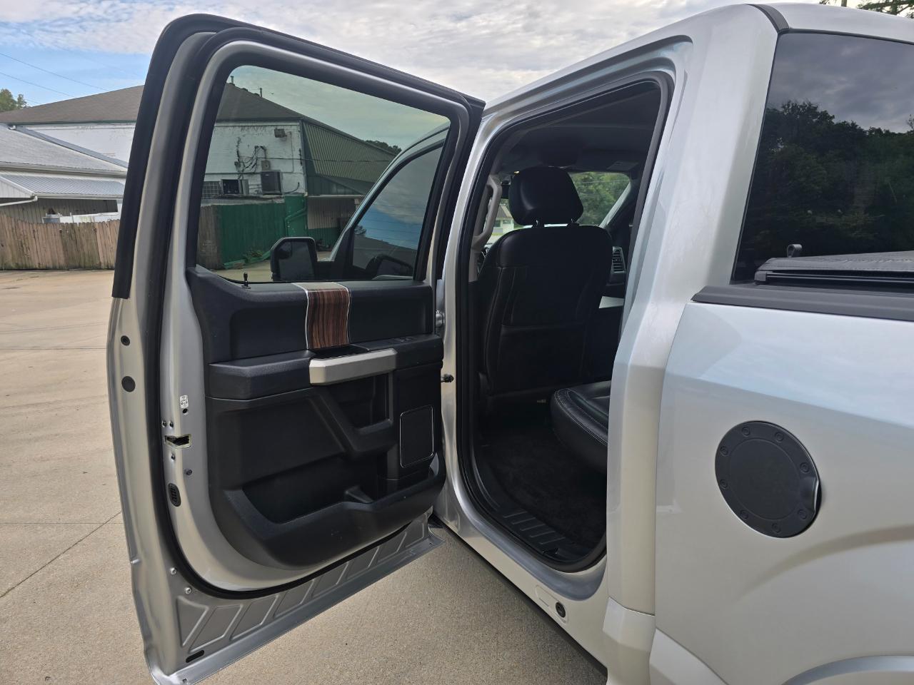 Ford F-150 Lariat SuperCrew 5.5-ft. Bed 4WD 2015