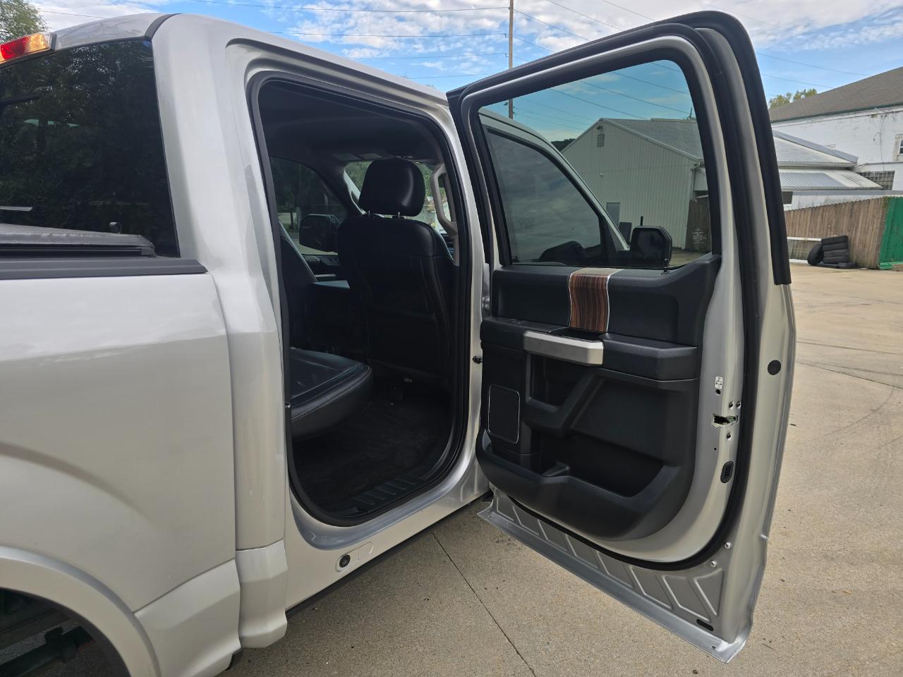 Ford F-150 Lariat SuperCrew 5.5-ft. Bed 4WD 2015