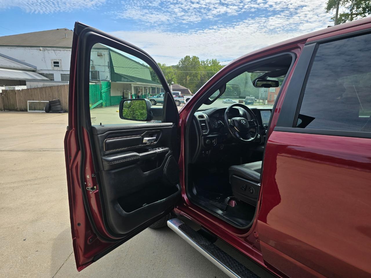 RAM 1500 Sport Crew Cab 4WD 2020