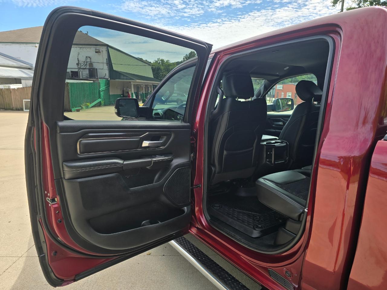 RAM 1500 Sport Crew Cab 4WD 2020