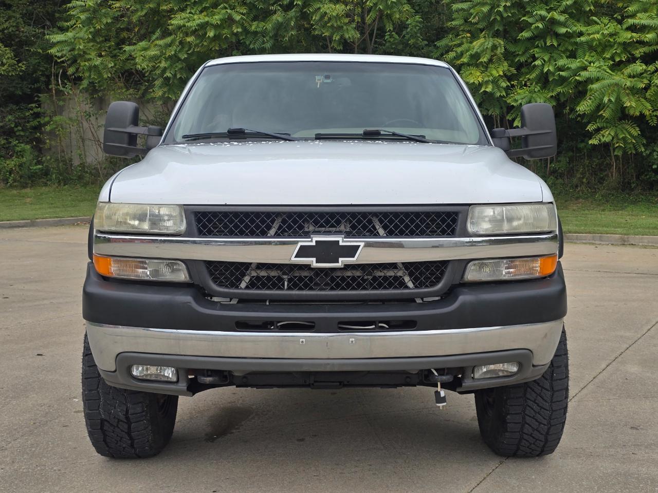 Chevrolet Silverado photo 2