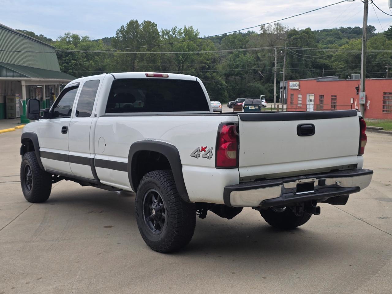 Chevrolet Silverado photo 5