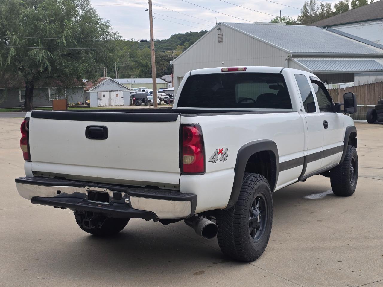 Chevrolet Silverado photo 7