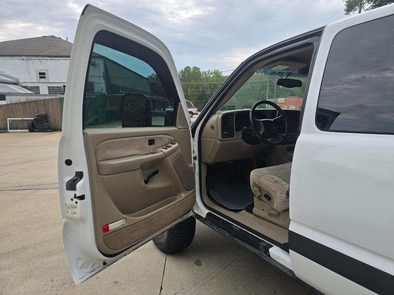 Chevrolet Silverado photo 9