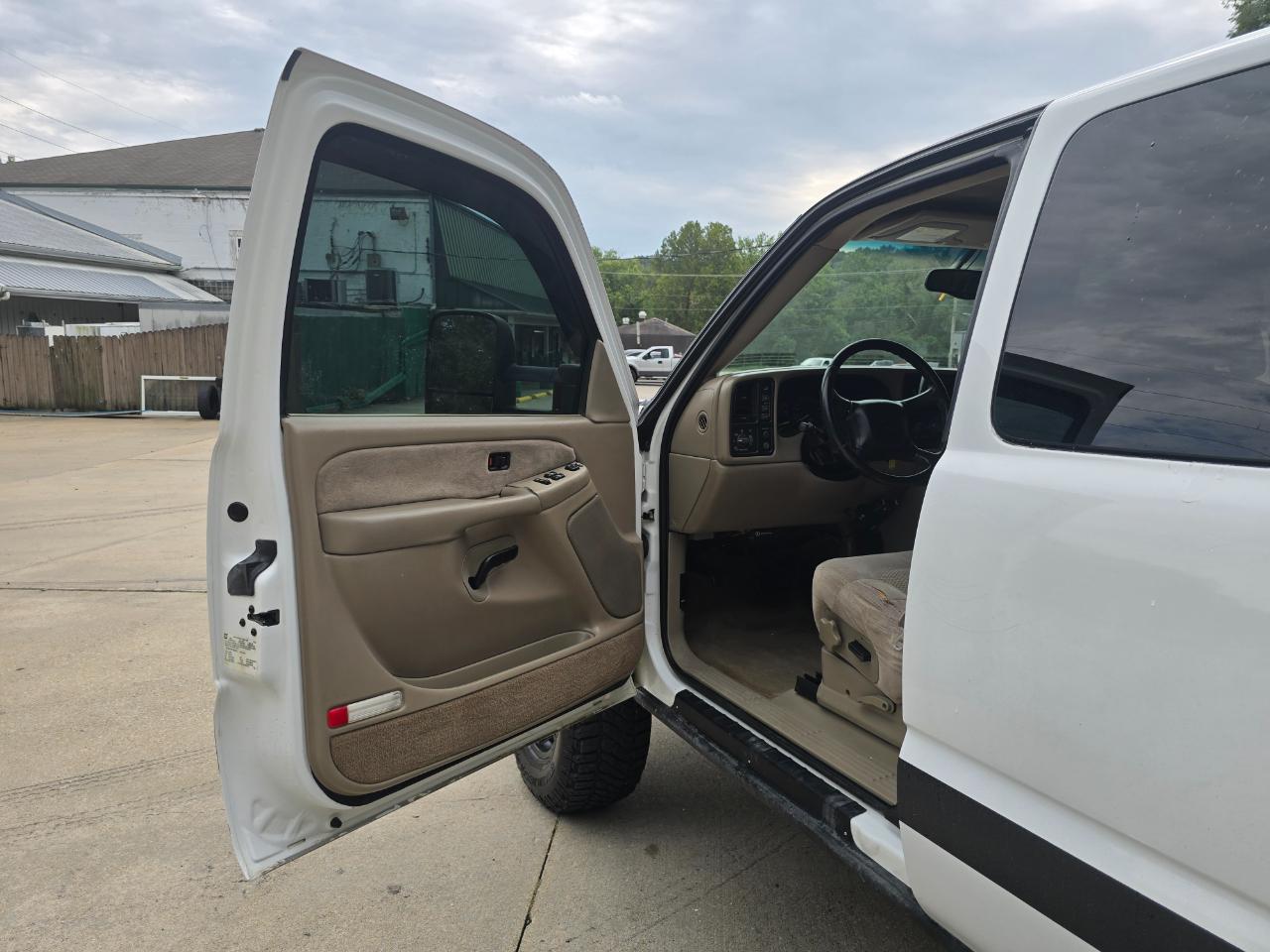 Chevrolet Silverado photo 14