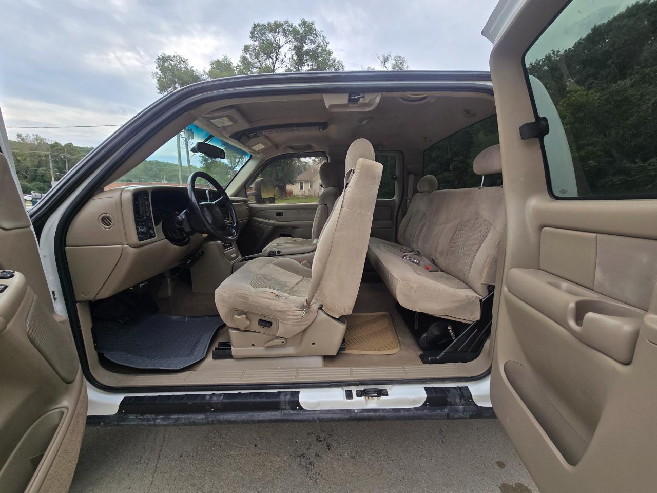 Chevrolet Silverado photo 15