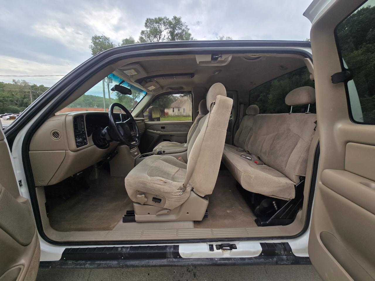 Chevrolet Silverado photo 18