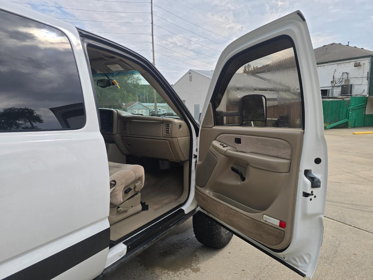 Chevrolet Silverado photo 22