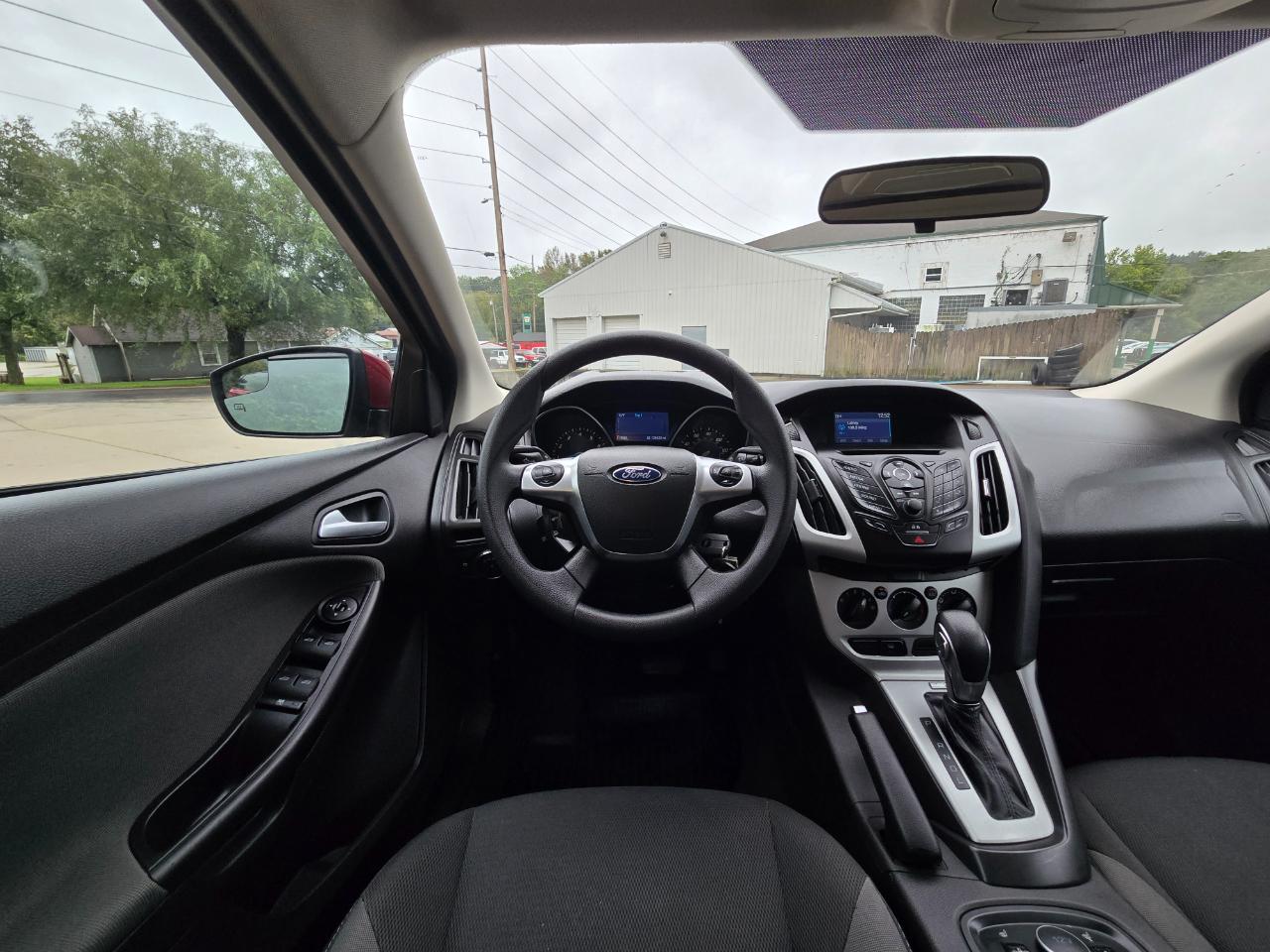 Ford Focus photo 11