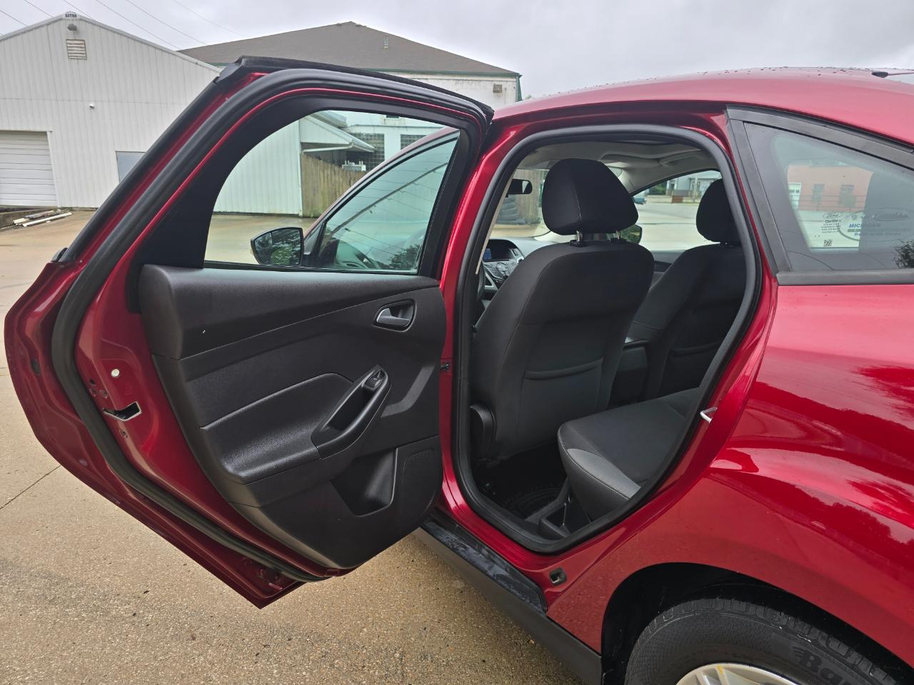 Ford Focus photo 14