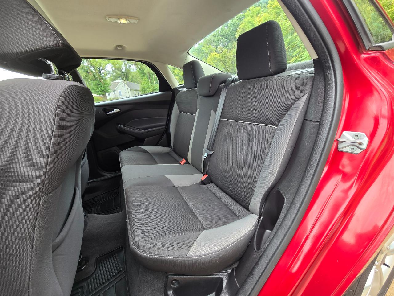 Ford Focus photo 15
