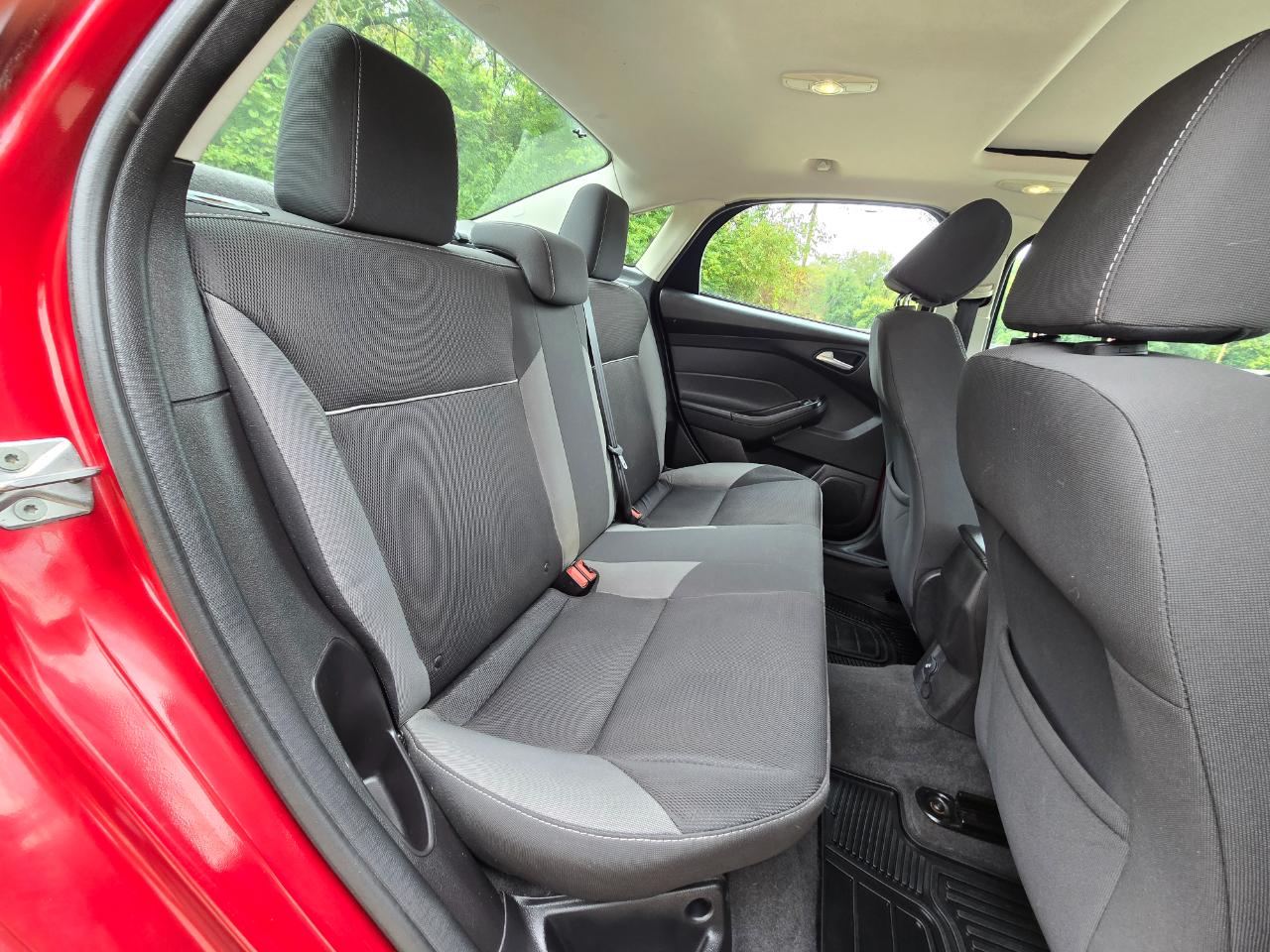 Ford Focus photo 17