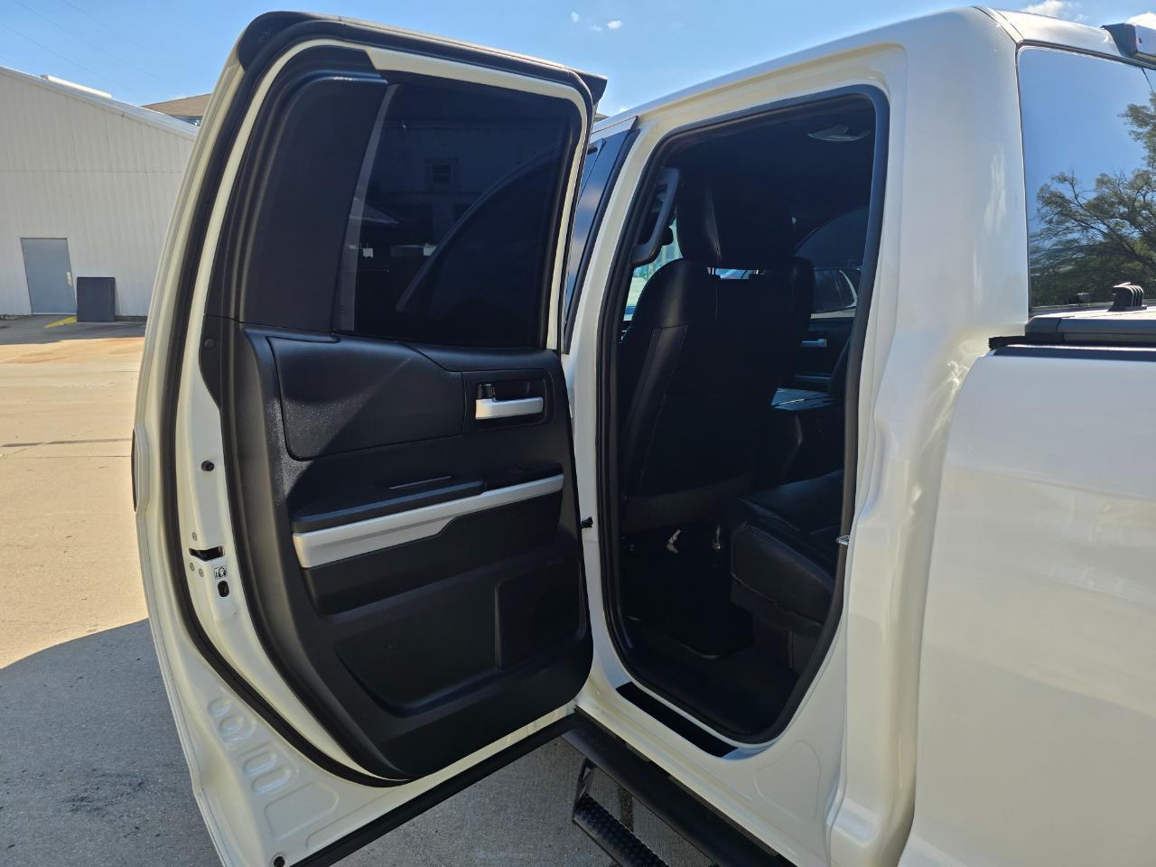 Toyota Tundra SR5 5.7L V8 FFV Double Cab 4WD 2019