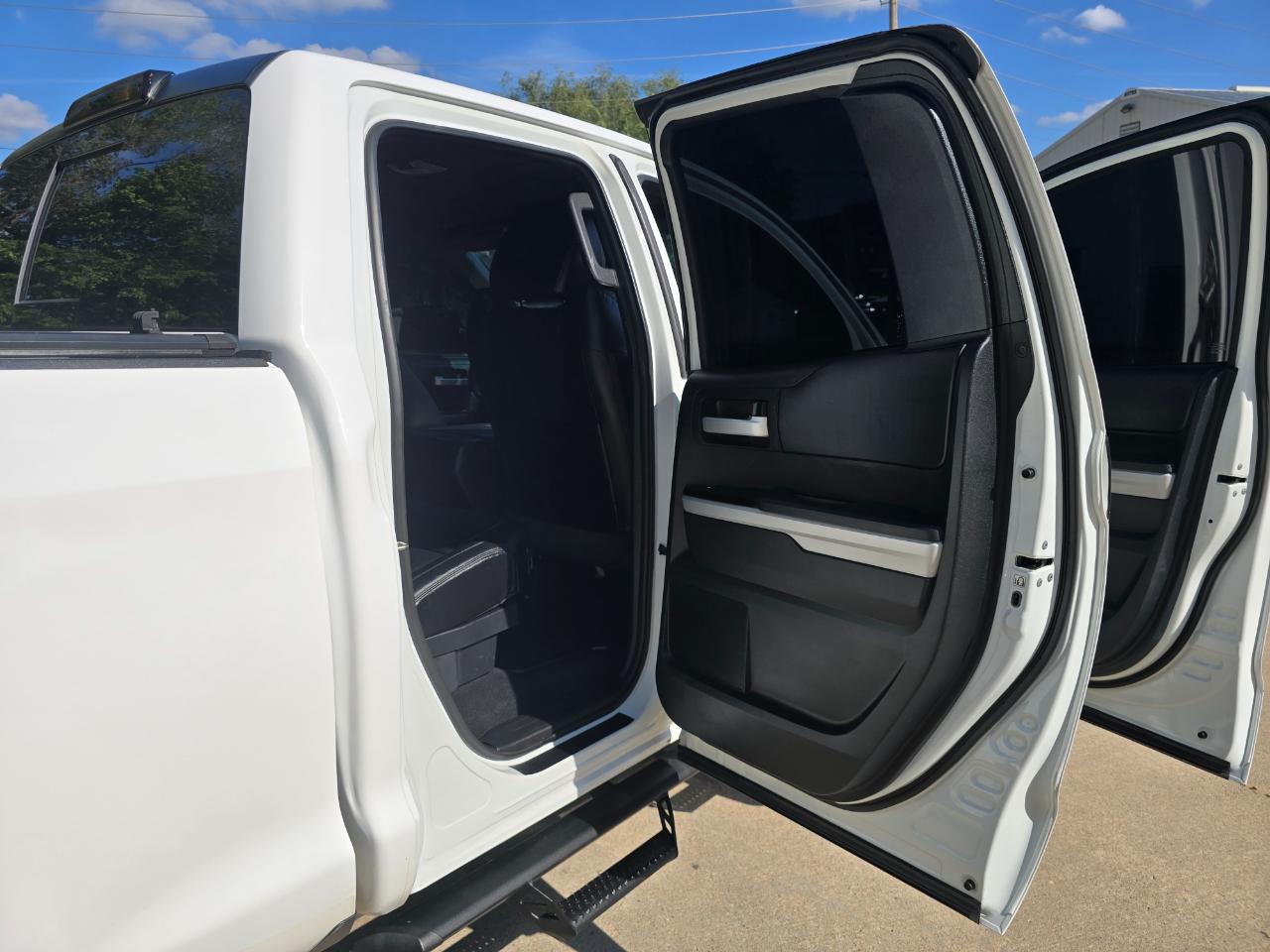 Toyota Tundra SR5 5.7L V8 FFV Double Cab 4WD 2019
