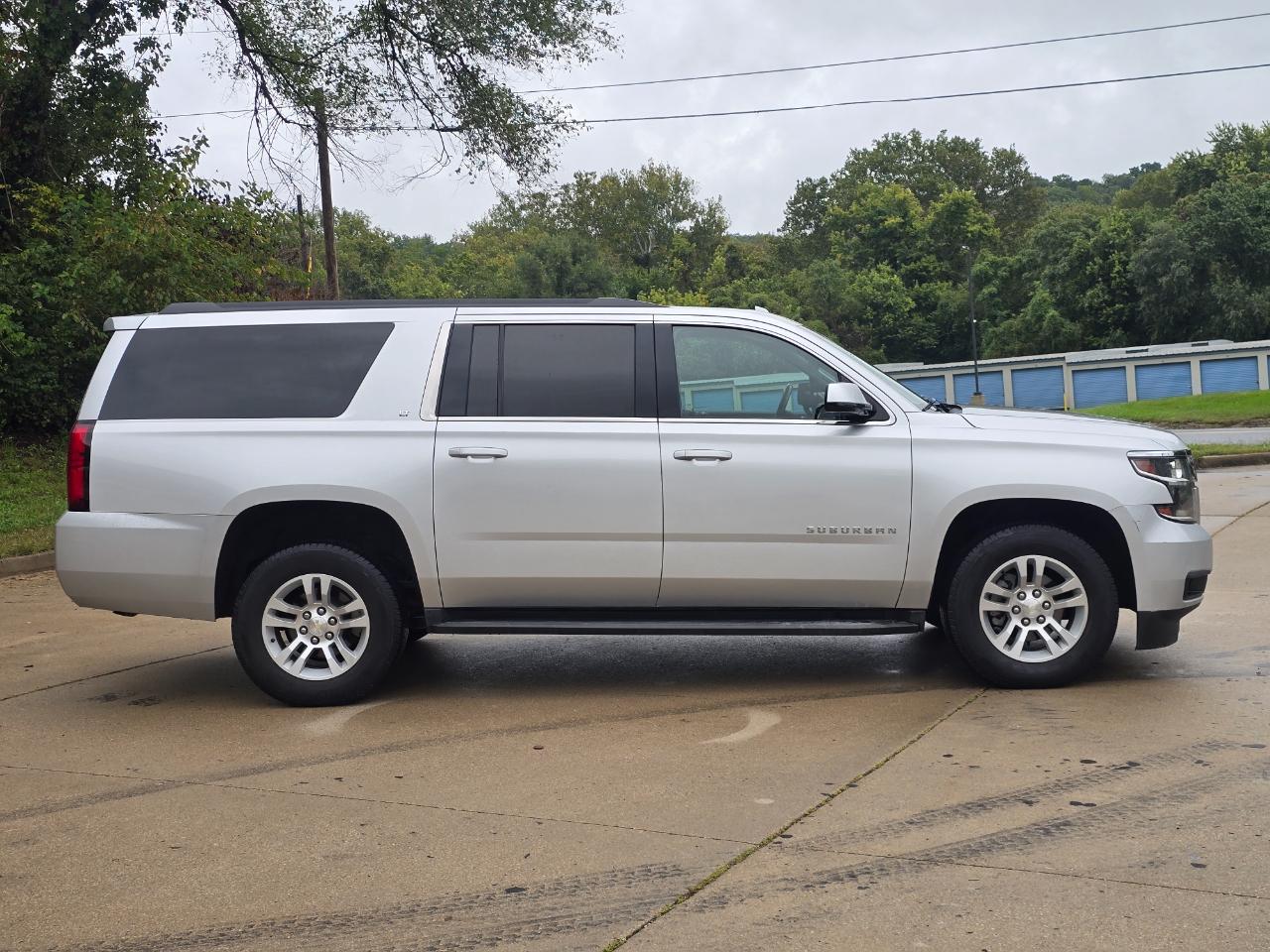 Chevrolet Suburban LT 4WD 2018